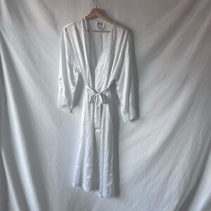 Vintage Cinema Etoile White Satin Robe with Beaded Lace Trim (Small)